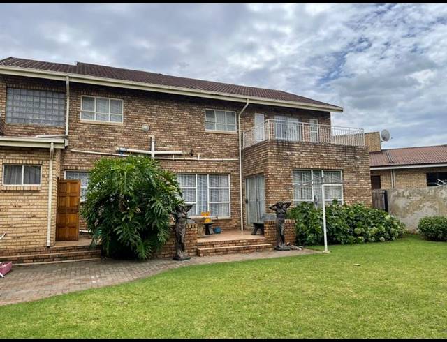 4 BEDROOM HOUSE FOR SALE IN VANDERBIJLPARK SE 3